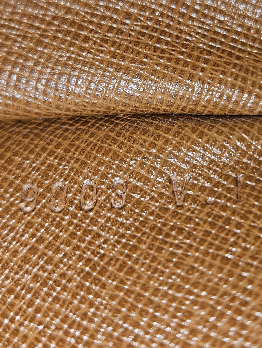 Authentic Louis Vuitton Vintage Saint Cloud GM Monogram Canvas Crossbody 1990 - Picture 5 of 16
